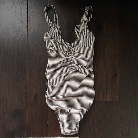 Pez D’Or Maternity Swimsuit - Picture 4 of 9